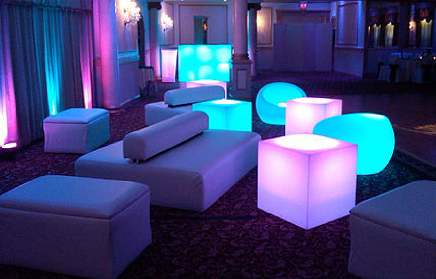 Simply Entertainment - Lounge Decor