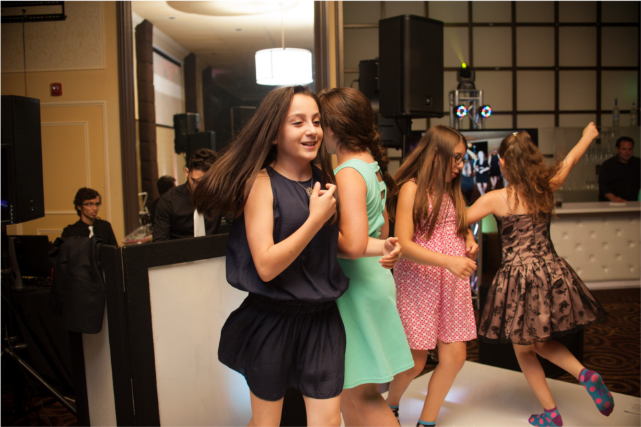 Simply Entertainment - Sweet 16 Pics