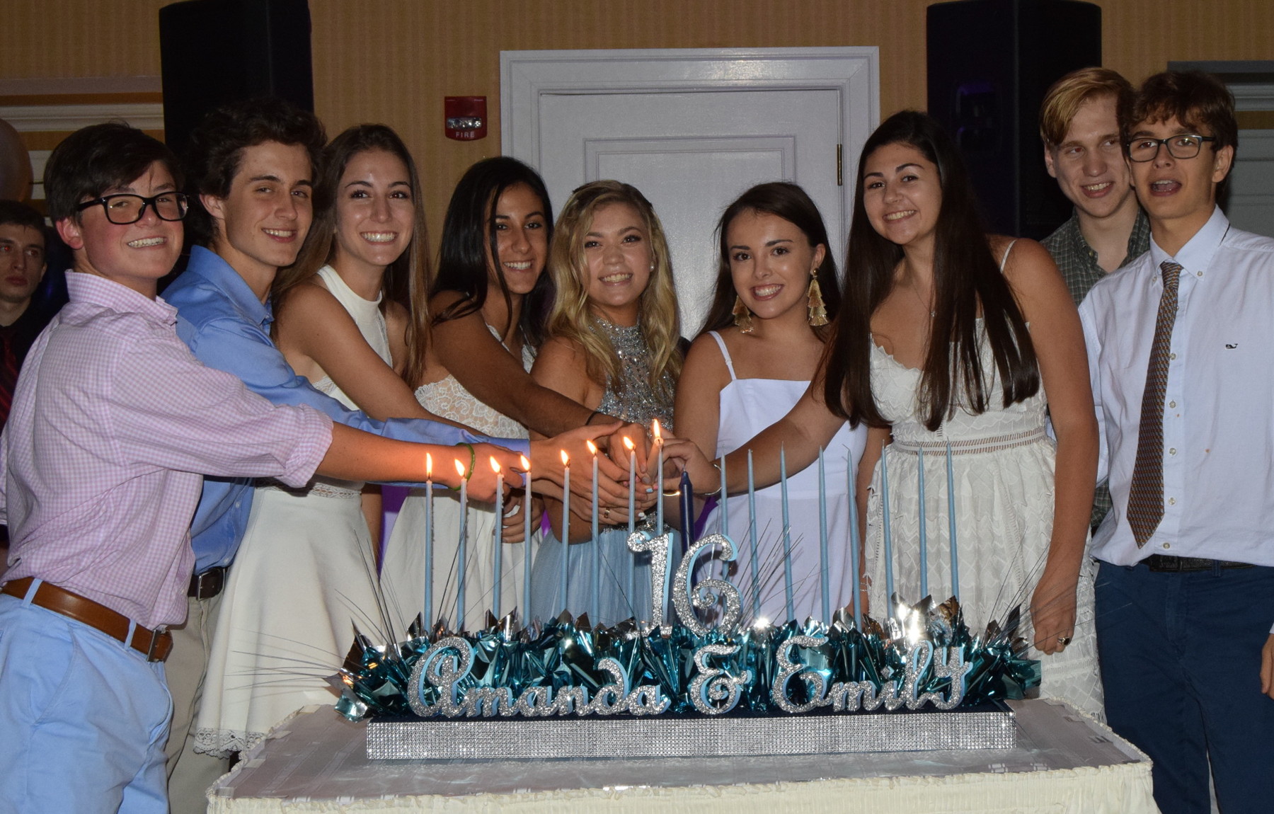 Simply Entertainment - Sweet 16s